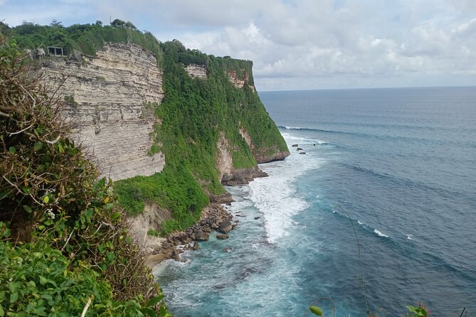 All Inclusive Kecak Dance and Uluwatu Temple Admission Ticket - Guides and photo help: where this tour earns its keep