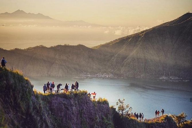 All Inclusive Private Mount Batur Sunrise Trekking And Natural Hot Springs - Sunrise at 06:15: Timing, Atmosphere, and How to Make It Worth It