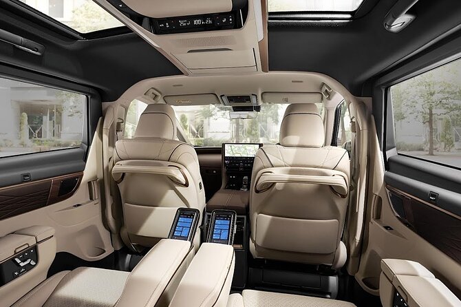 Alphard Luxury Airport Transfer Bali - Inside the Alphard: what “luxury” means for your first hour in Bali
