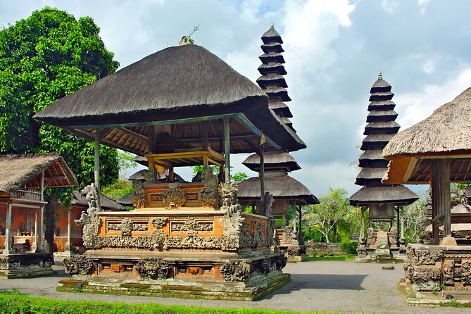 Amazing Tanah Lot and Uluwatu Temple Tour - Stop 3: Padang Padang Beach for a reset (and some surf-country scenery)