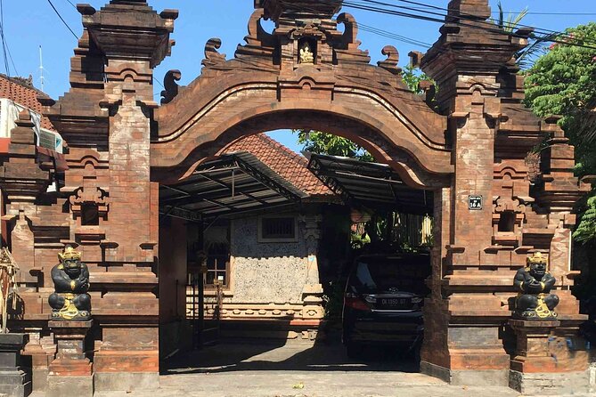 Backlanes and Hidden Sites: A Self-Guided Audio Tour in Seminyak - The route choice: walking from Seminyak Beach toward Petitenget