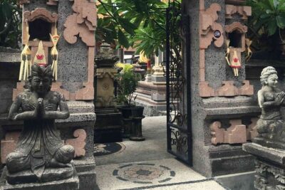 Backlanes and Hidden Sites: A Self-Guided Audio Tour in Seminyak - Abandoned villas and vacant plots: the property-law connection