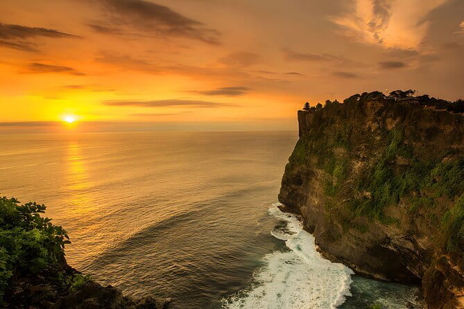 Bali: Bedugul Temple, Banyumala Waterfall, UNESCO Rice Terrace - Private pickup, air-conditioned comfort, and a driver who keeps things moving