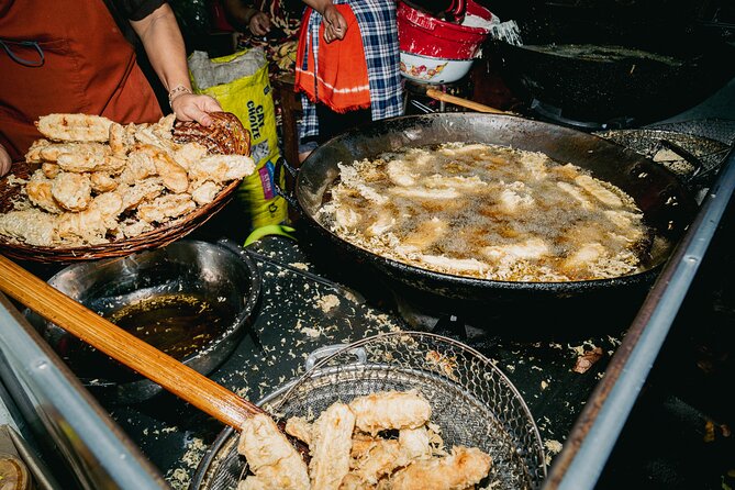 Bali Bites Food Tour with 15+ Tastings - Your first hour: getting oriented on Denpasar backstreets