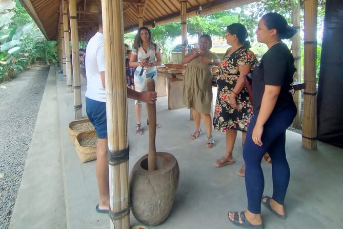 Bali Culture And Spring Temple Private Guided Tour - Gung Aji traditional house compound: how Balinese homes are organized