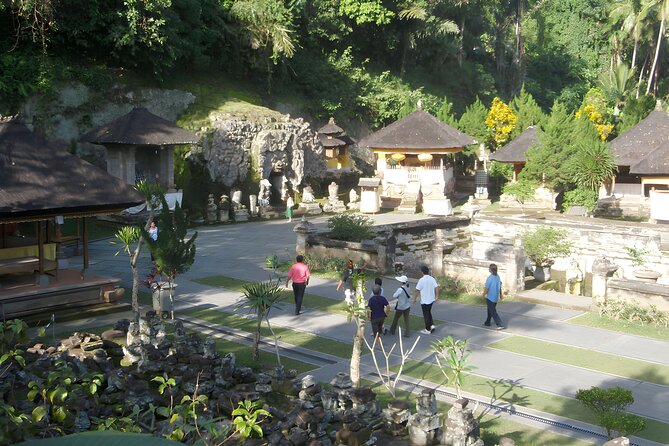 Bali Cycling and Ubud Waterfall Tour - The downhill cycling block: how the tour keeps it doable