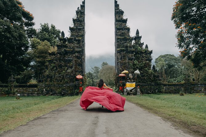 Bali Flying Dress VIP Ubud Photoshoot (Private with Professional Photographer) - Picking your favorites and getting professional edits