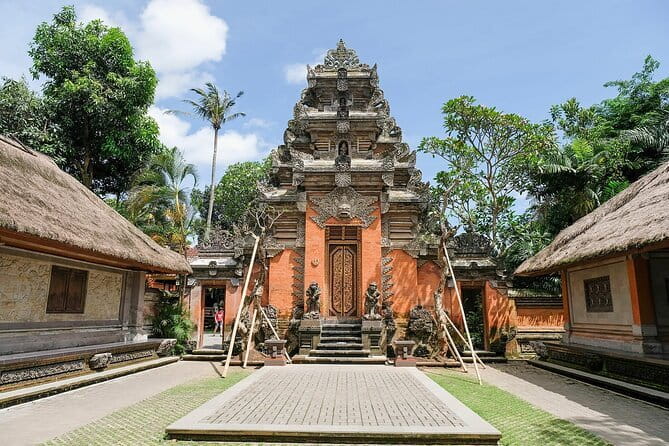 Bali Full-Day Tours : Waterfall and Ubud Destination Trip - Stop 1: Tegenungan Waterfall for that first-jolt Bali scenery