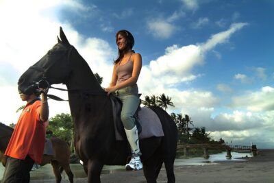 Bali Horse Riding in Saba Bay for 1 Hour with Pick Up Service - The safety briefing and gear check before you ride