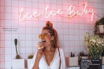 Bali Instagram Foodie Experience (Private Tour) - Coffee Cartel Seminyak: starting with pink coffee and big mood