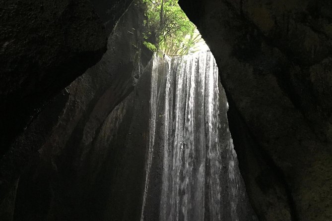 Bali Instagram Tour: The Most Popular Spots ( Private All-Inclusive ) - Stop 3: Tukad Cepung Waterfall inside the cave light show