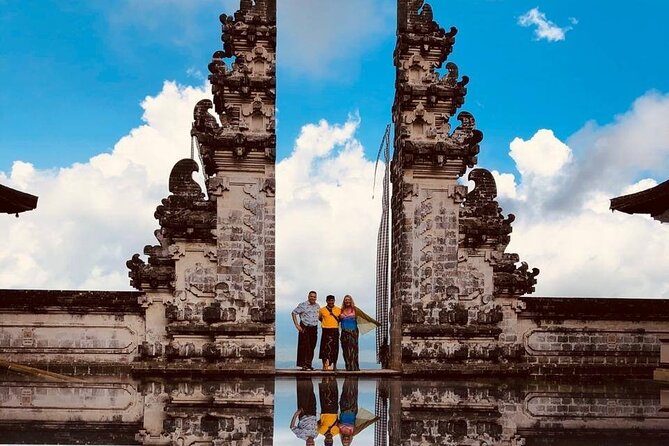 Bali Instagram Tour: The Most Scenic Spots - Lempuyang Temple and the Gates of Heaven: queue-smart strategy