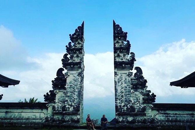 Bali : Instagrams Tour Lempuyang Temple, Tirta Gangga- Tukad Cepung , Tibumana Waterfall - Why the 6:30 a.m. start matters for Lempuyang and your photos