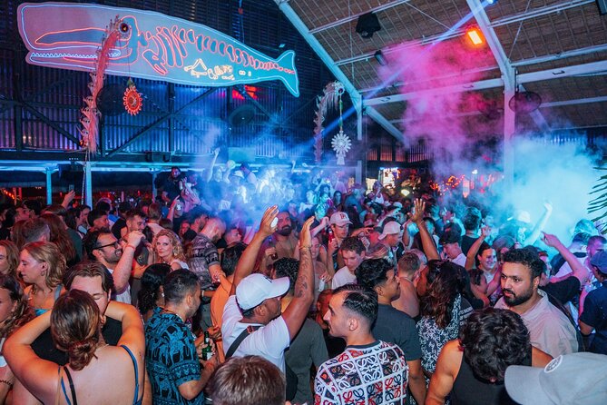 Bali Nightlife Tour: Seminyak & Canggu Bars, Clubs with Transport - Stop 1 at Red Carpet Champagne Bar: Vintage Glam in Seminyak
