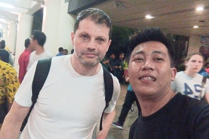Bali Private Airport Pickup – Exclusive Arrival Transfer - Rob’s coordination plus a placard you can actually find