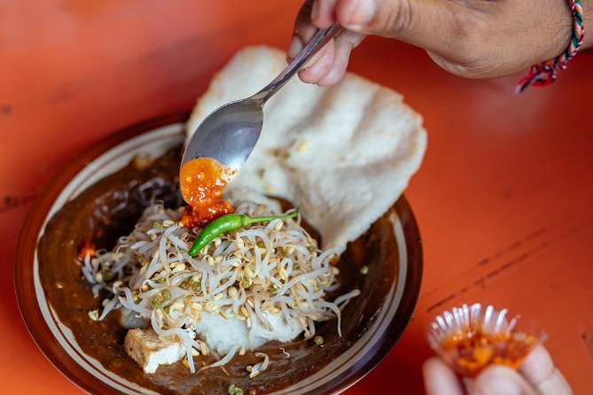 Bali Private Food Walking Tour With Locals: The 10 Tastings - Royal Palace outside views at Kuta Puri Bungalows Spa