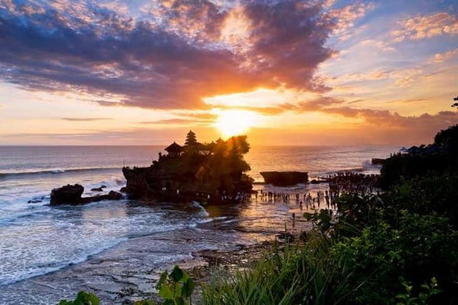 Bali Private Tour: Waterfall, Monkey forest and Tanah lot sunset - Key highlights at a glance