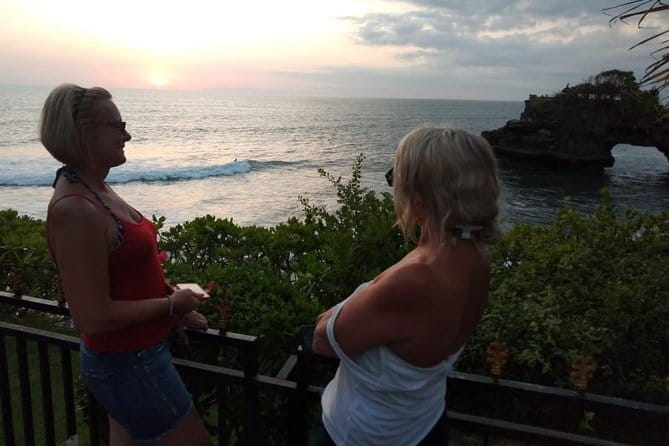Bali Private Tour: Waterfall, Monkey forest and Tanah lot sunset - Tanah Lot Temple sunset: the sea-surrounded moment
