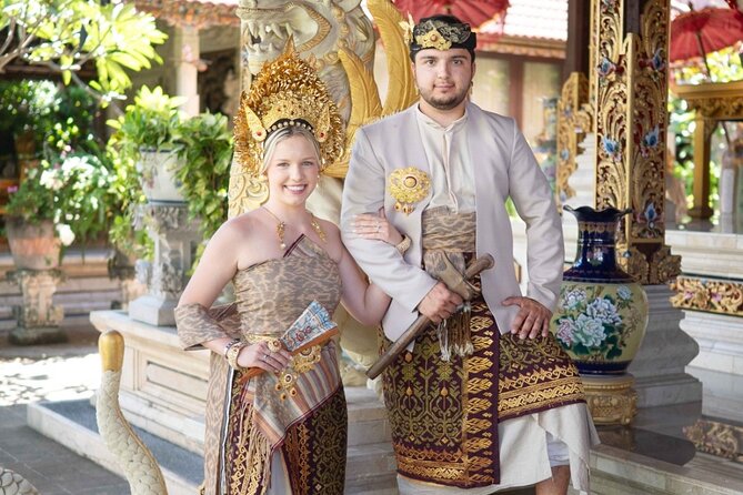 Bali Professional Photoshoot in Traditional Dress Outfit - Picking Your Outfit: Luxury Balinese Costume, Chosen by You