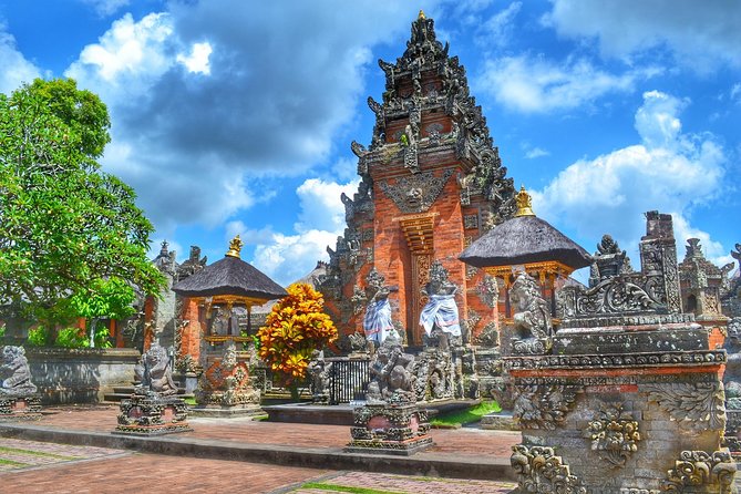 Bali Shore Excursions Cruise Dock In Bali - Stop 1: Sari Amerta Batik Collection for Weaving and Batik-Making