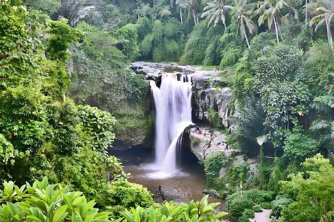 Bali Swing Packages and Kintamani Mt Batur Volcano View - Tirta Empul Temple: the holy spring behind the photos
