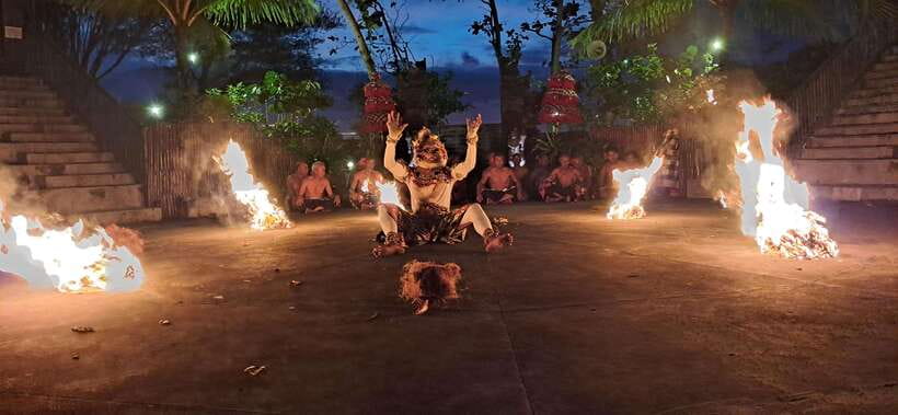 Bali: Tanah Lot Temple Sunset Kecak & Fire Dance Show Ticket - Where you’re seated/standing affects the whole night