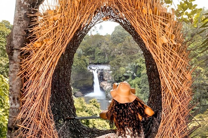 Bali Tour : Tegenungan - Tukad Cepung - Kanto Lampo - Tibumana Waterfall - Tegenungan Waterfall: the 25-meter crowd favorite for photos and swimming