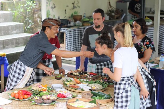 Balinese Cooking Class & Tanah Lot Temple Visit - Private & All-Inclusive - The private cooking class: how your day actually comes together