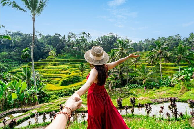 Banyumala Waterfall, Jatiluwih, Ulun Danu and Tanah Lot tours - Ulun Danu Bratan Temple: Lakeside Worship at Dewi Danu’s Home