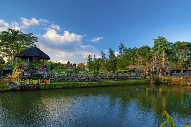 Beratan , lake side temple tour , all inclusive - Stop 2: Banyumala Twin Waterfalls and the 15-Minute Forest Walk