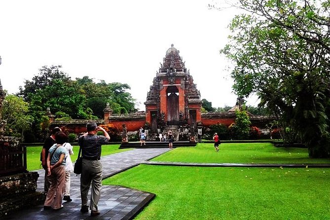 Best Bali Package Tour: 4 Days with Airport or Hotel Transfer - Day 1: Padang Padang, Uluwatu Temple, and a Kecak sunset show