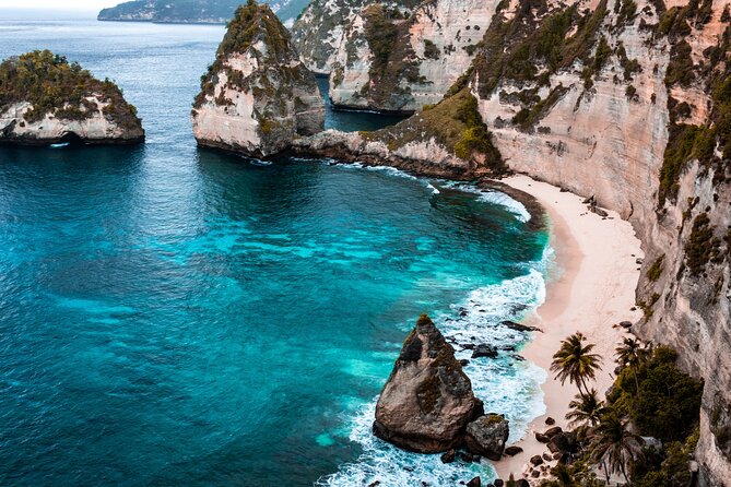 Best Iconic West and East Nusa Penida Island Tour - All Inclusive - Kelingking Beach: Iconic Cliff Views and a Busy Photo Window