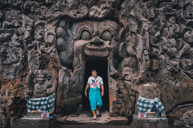 Best of Bali : Bali Temples , Rice Terrace and Waterfall Tour - Stop 4: Tegalalang Rice Terrace for sweeping views and easy wandering
