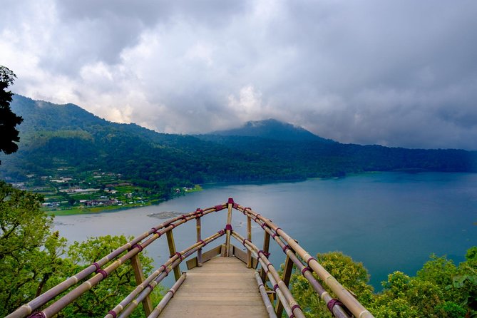 Best of North Bali: Banyumala Waterfall, Handara Gate and Temple - Timing and crowds: how the private format helps