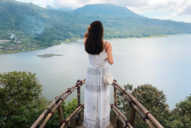 Best of North Bali: Banyumala Waterfall, Handara Gate and Temple - Handara Iconic Gate: the photo spot with the best background