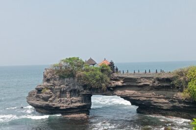Best Of Ubud And Tanah Lot Temple Private Guide Tour - Stop 2: Taman Ayun Temple and the Fish Pond Setting