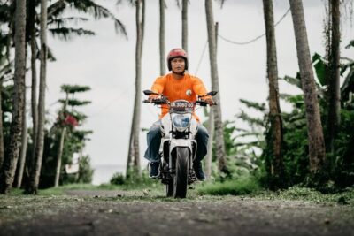 Canggu Motorbike Lessons - Hill starts and emergency braking: the skills that keep you calm
