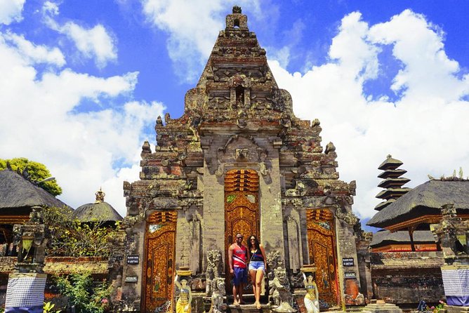 Complete your Bali Holiday with Bali Instagram Tour including Lunch - Ulun Danu Bratan Temple in the afternoon