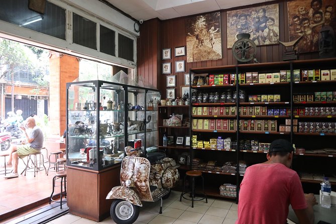 Denpasar City Food Tour (Day Tour) - Pasar Badung: curry, snacks, and why the market is the classroom