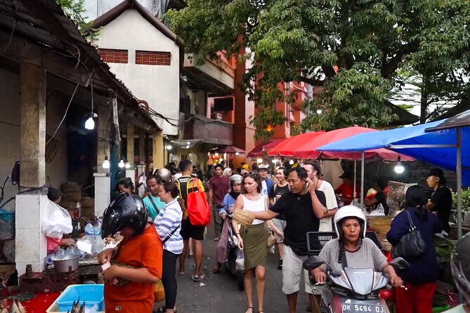 Denpasar Night Market Food Tour - The food lineup: nasi goreng, nasi campur, dadar gulung, and friends