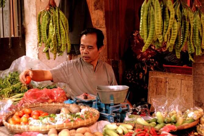 Denpasar Night Market Food Tour - The riverside picnic: where the tour finally slows down