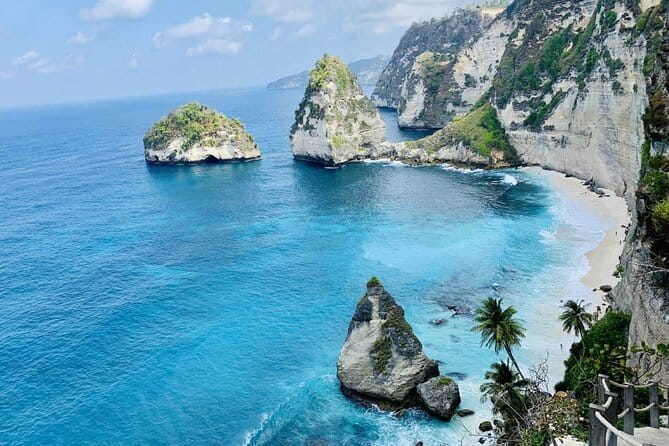 From Bali: Nusa Penida Snorkeling and Island Tour - Crystal-clear water isn’t the only show: Kelingking Beach, Broken Beach, Angel’s Billabong