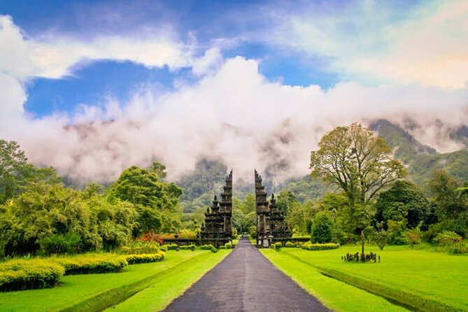 Full Day Tour Bedugul Sightseeing and Tanah Lot Temple - Stop 1: Taman Ayun Temple and the calm start at Mengwi