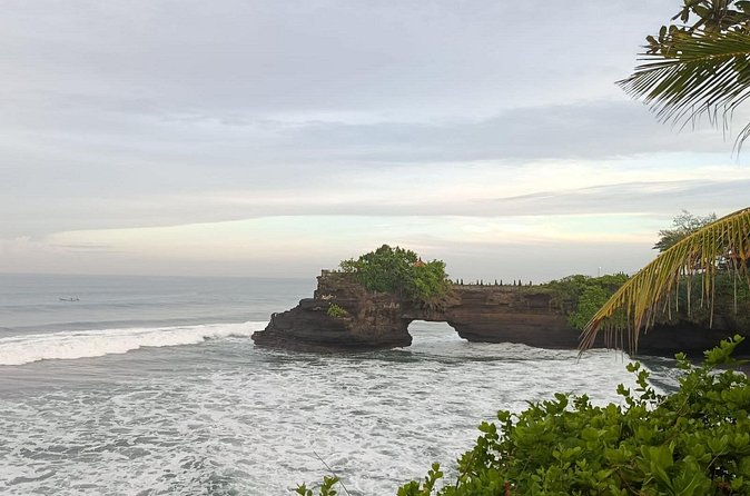 GAD Tanah Lot Tour - Ulun Danu Beratan on the crater edge and lake-goddess worship