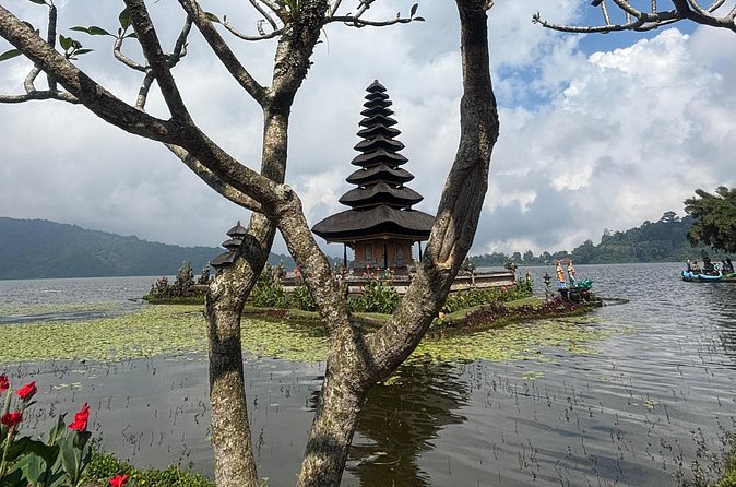 GAD Tanah Lot Tour - Taman Ayun Temple: a cultural garden stop in the middle