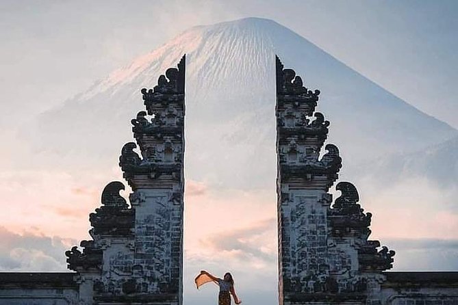 Gate Heaven Lempuyang Tirta Gangga East Bali Private Guided Tour - Pickup and MPV comfort across Seminyak to East Bali