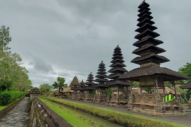 Half-Day Private Tour to Tanah Lot and Bali Royal Temple - Taman Ayun temple: the calm start before the sea views
