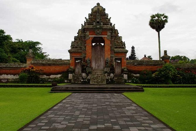 Half Day Tour: Tanah Lot Sunset & Taman Ayun Temple Included Entrance Ticket - Stop 2: Tanah Lot Temple at Sunset, Waves, Shrines, and Photo Timing