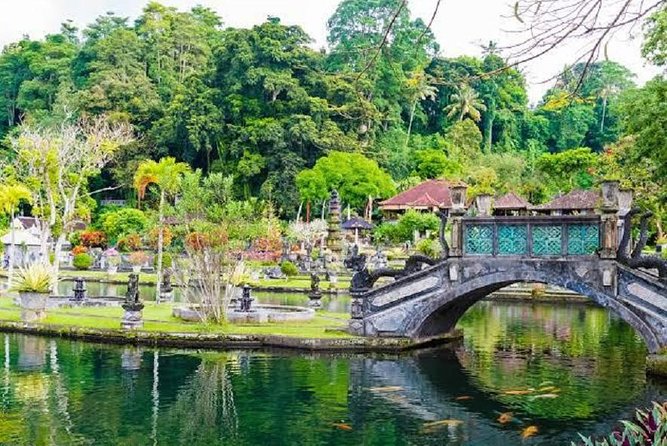 Heaven Gate (Lempuyang) - Tirta Gangga - FREE WIFI - Should you book this Heaven Gate and water palace day?