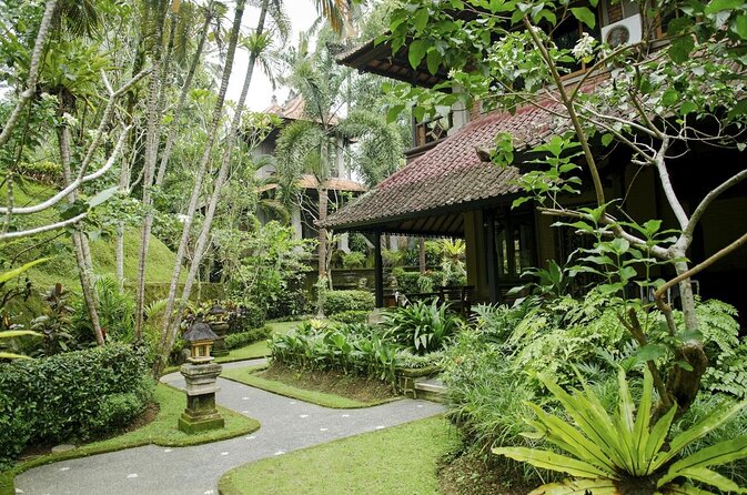 Instagram in north Bali : The Most Beautiful Spot for Photo - Handara Iconic Gate: The Photo Start Button